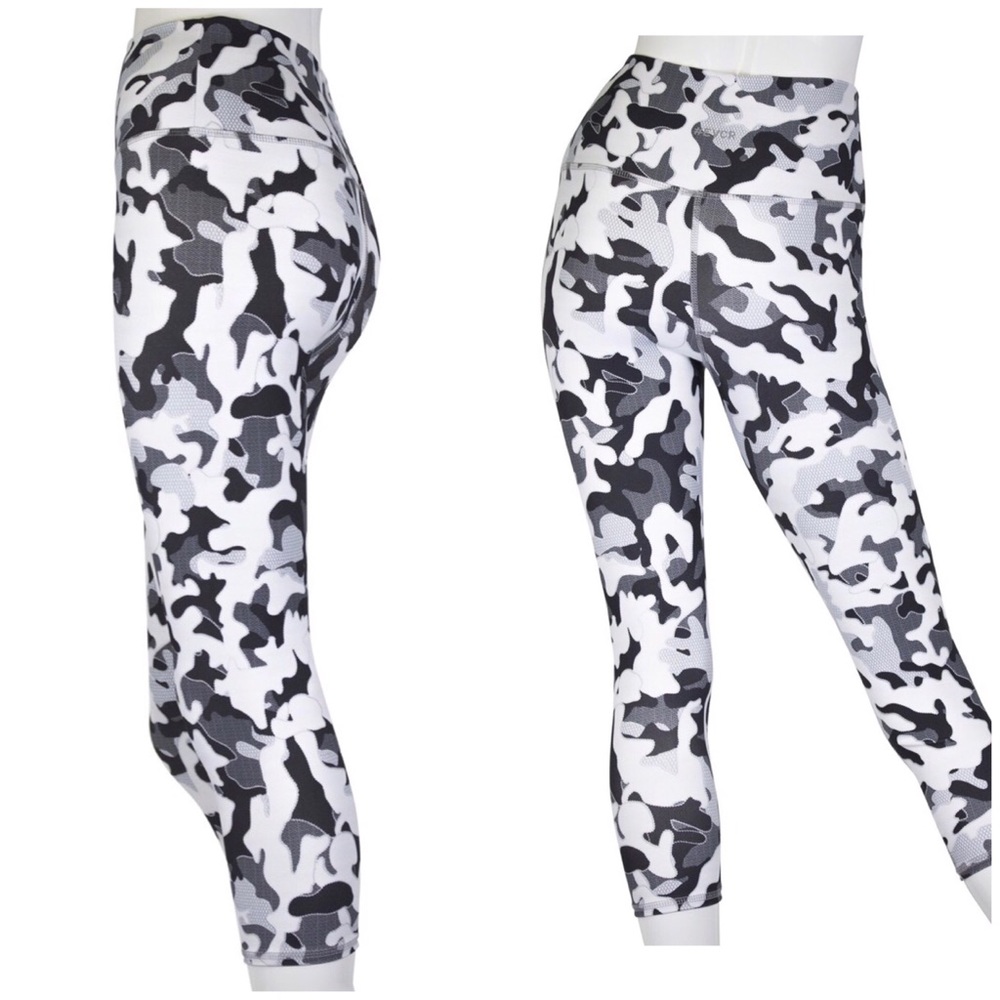 NWT EVCR B/W Camo Print 22" Crop Leggings Black Gray XSmall